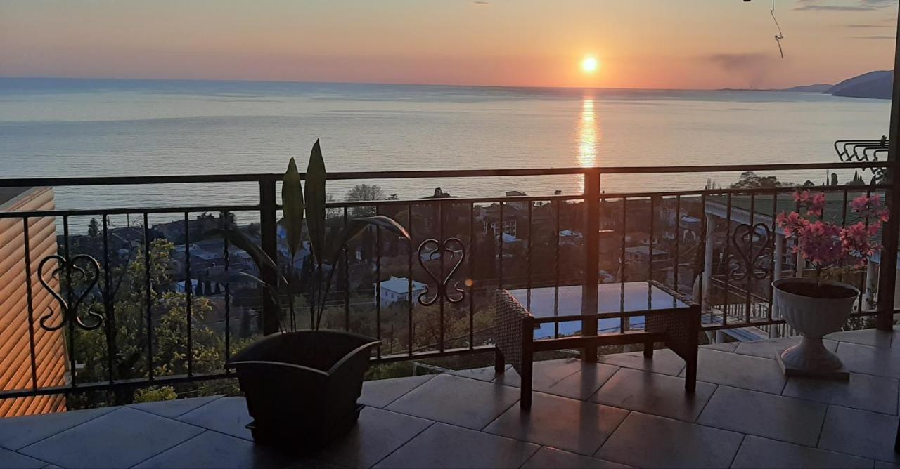 Vysota Hotel Gagra Exterior photo